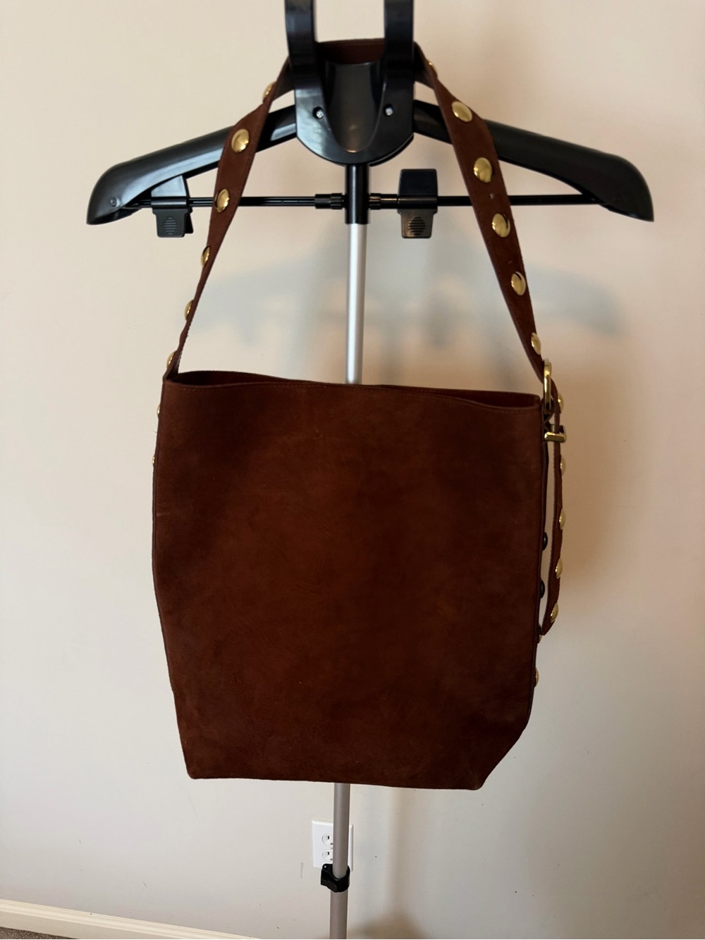 Madewell The Essential Bucket Tote Mahogany Suede with Gold Stud Strap - Picture 2 of 9
